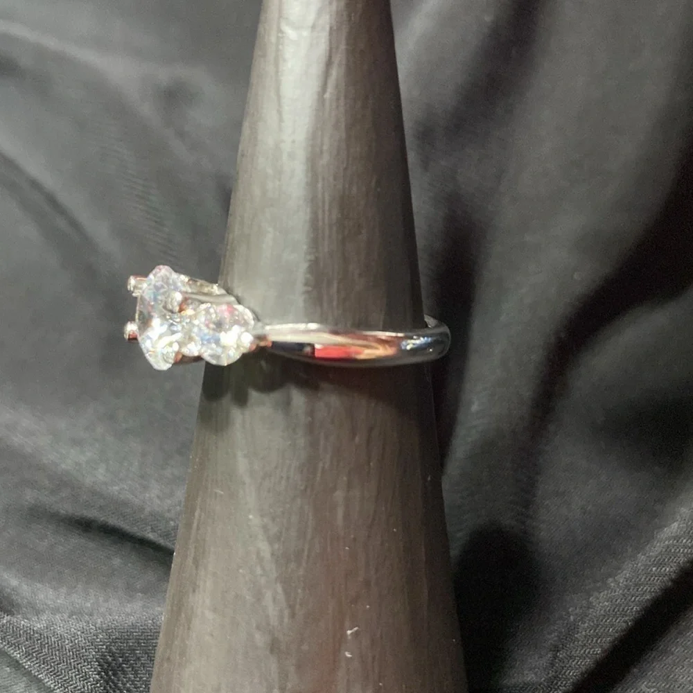 JTV vintage Sterling Silver three stone cubic Zirconia Ring!